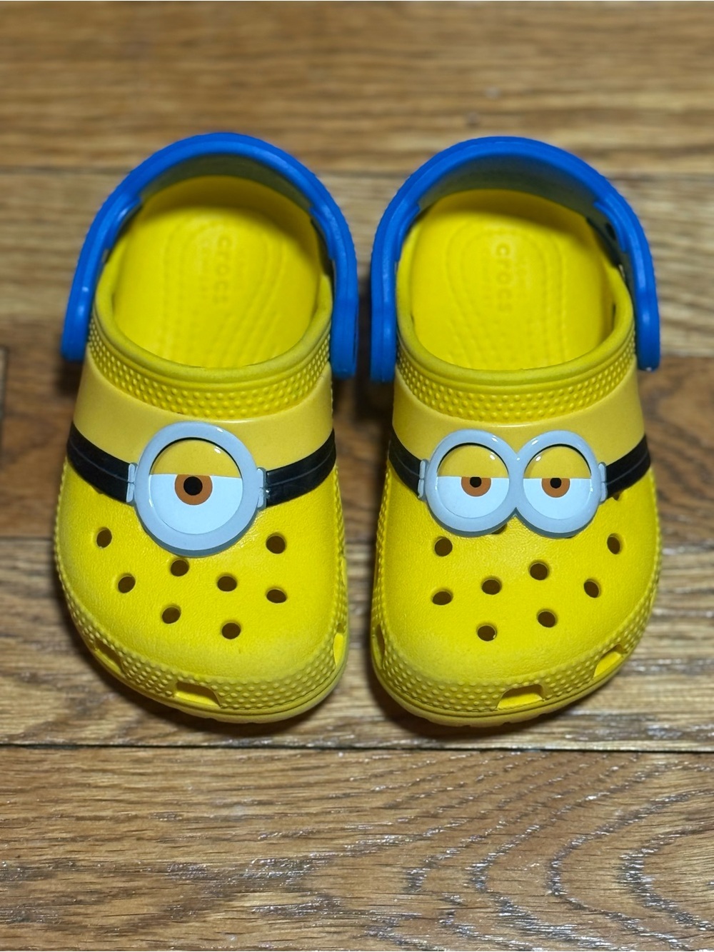 Unisex Toddler (7C) Minions Crocs (EUC)